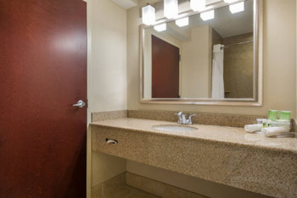 Holiday Inn Express HASKELL-WAYNE AREA 8