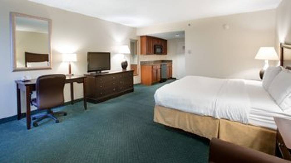 Holiday Inn Express INDIANAPOLIS AIRPORT 5