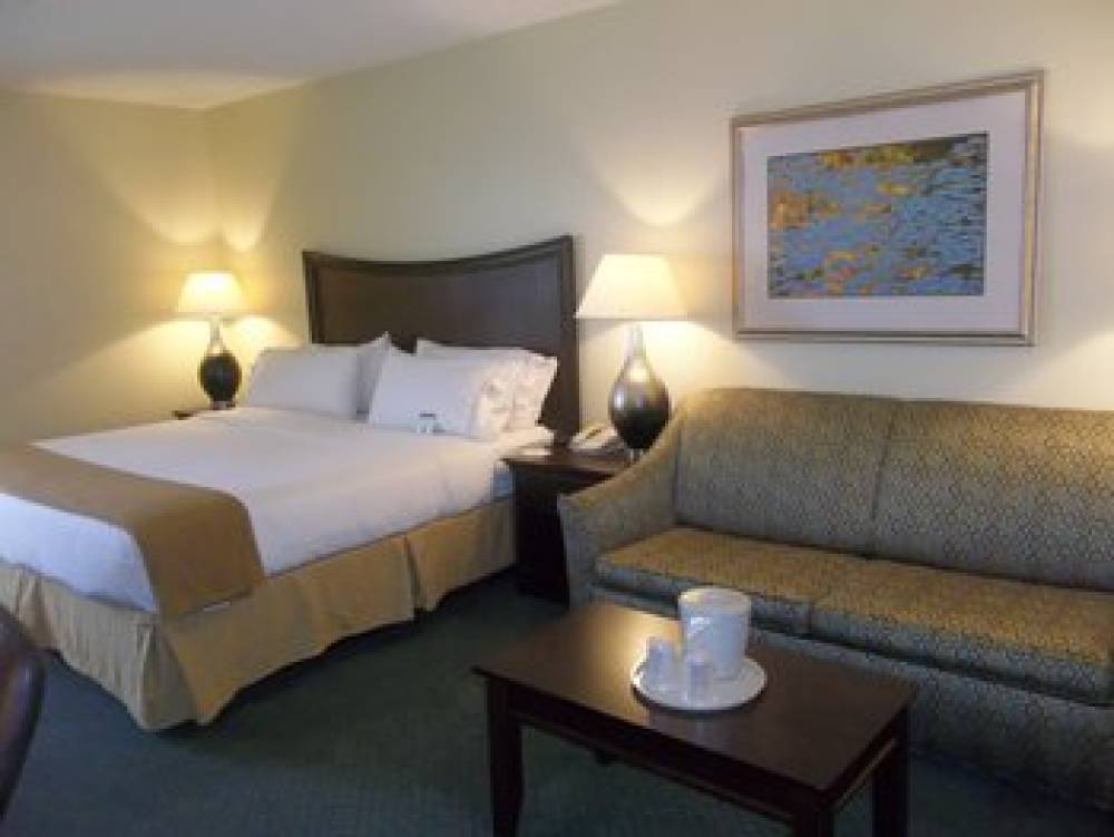 Holiday Inn Express INDIANAPOLIS AIRPORT 10