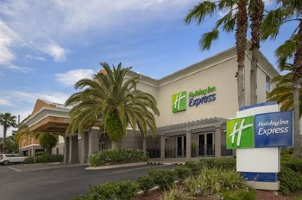 Holiday Inn Express JACKSONVILLE BEACH 1