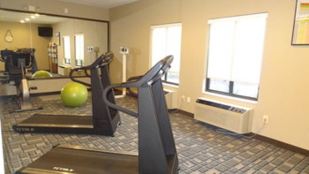 Holiday Inn Express KANSAS CITY - BONNER SPRINGS 8