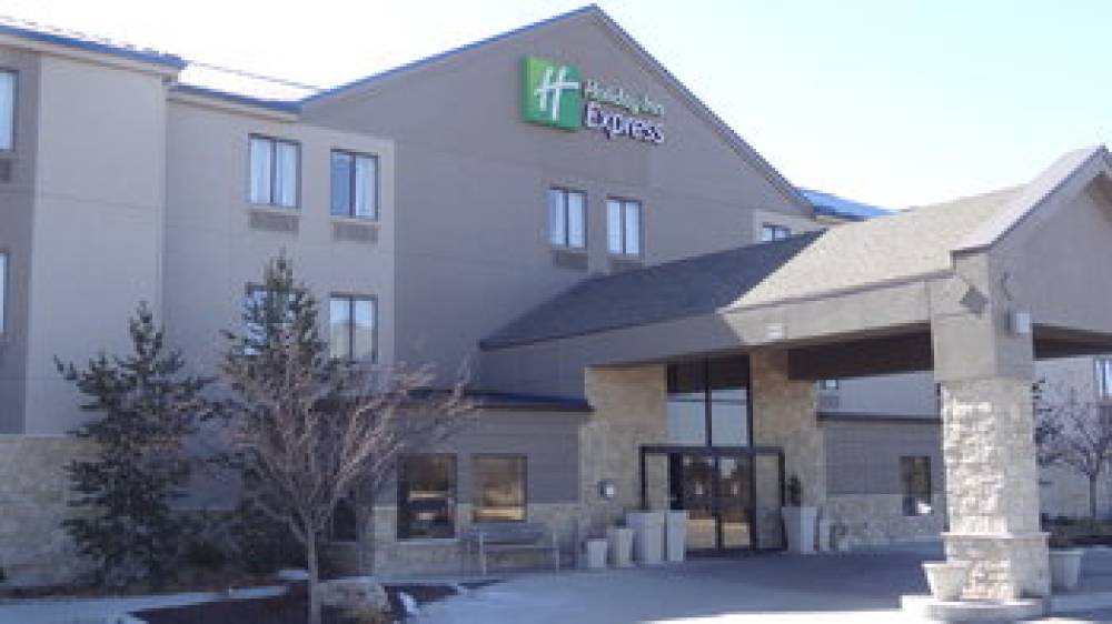 Holiday Inn Express KANSAS CITY - BONNER SPRINGS 1