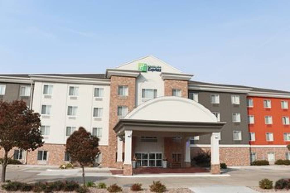 Holiday Inn Express KEARNEY 1