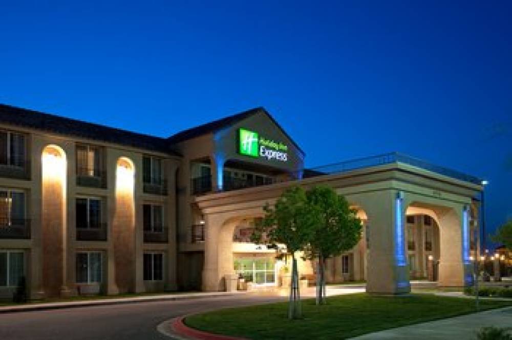 Holiday Inn Express LANCASTER 6