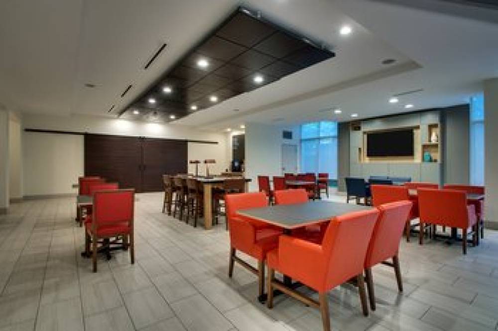 Holiday Inn Express LEXINGTON NORTH-GEORGETOWN 9