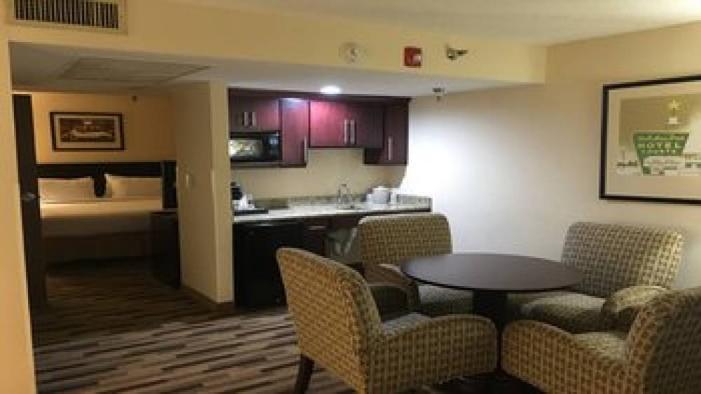 Holiday Inn Express LITTLE ROCK-AIRPORT 9