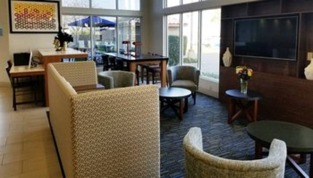 Holiday Inn Express MADERA-YOSEMITE PK AREA 6