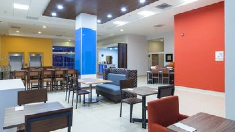 Holiday Inn Express MANZANILLO 3