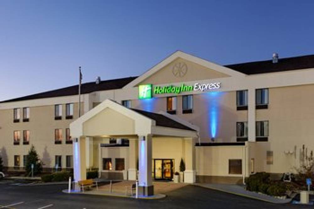 Holiday Inn Express METROPOLIS 1