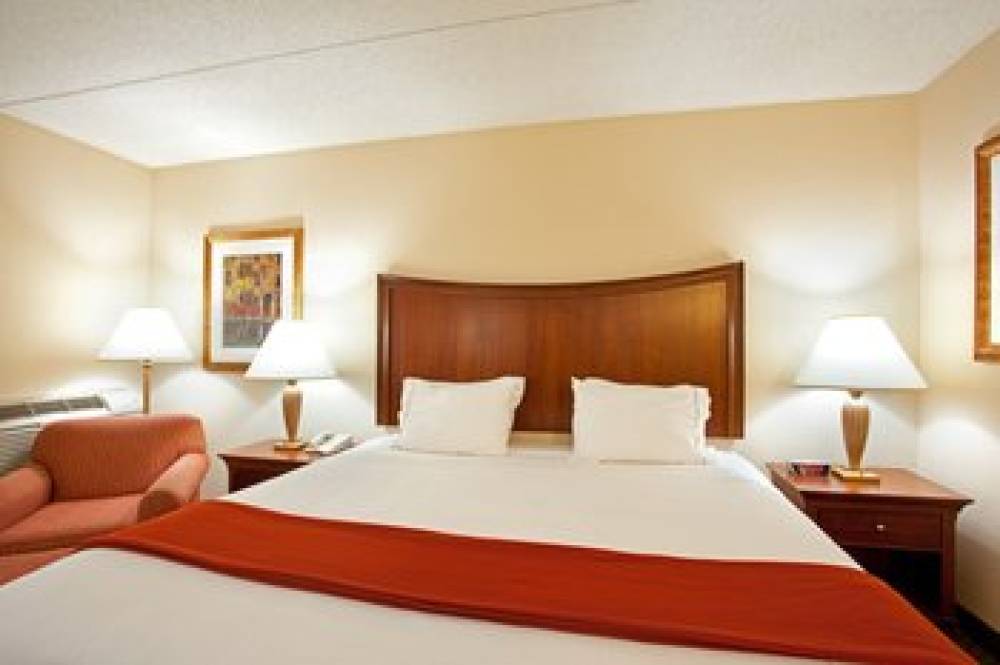 Holiday Inn Express MILWAUKEE-WEST MEDICAL CENTER 3