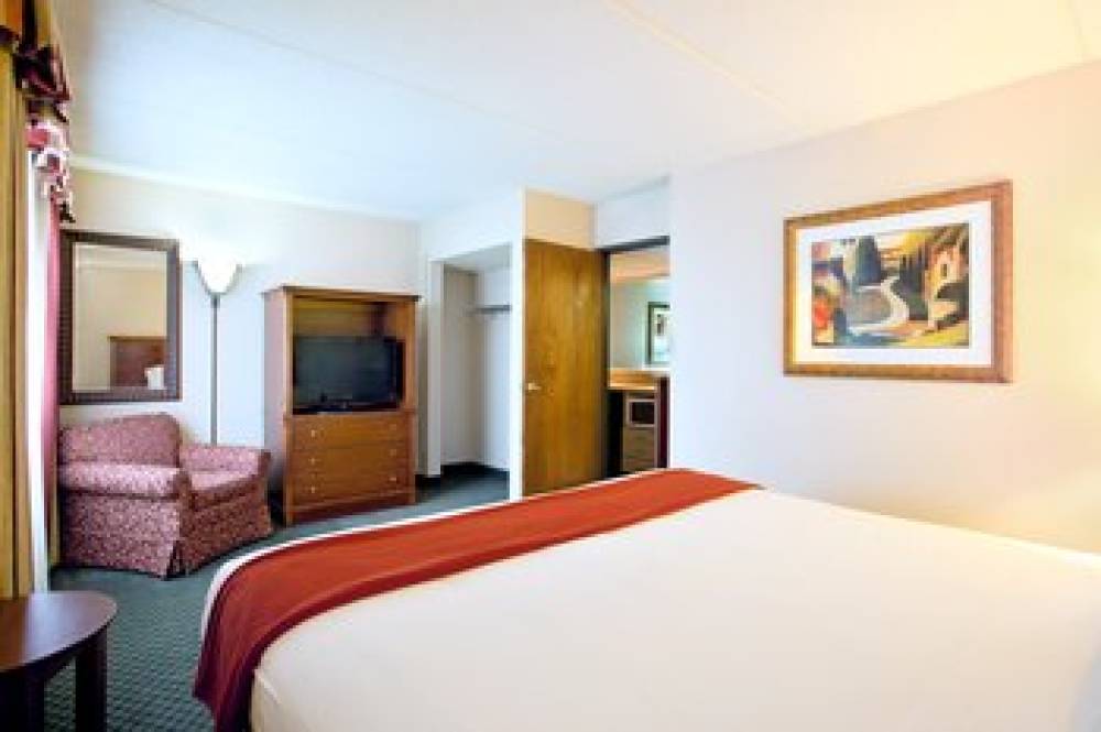 Holiday Inn Express MILWAUKEE-WEST MEDICAL CENTER 2