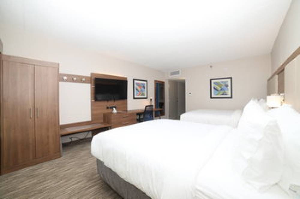 Holiday Inn Express NAPERVILLE 3