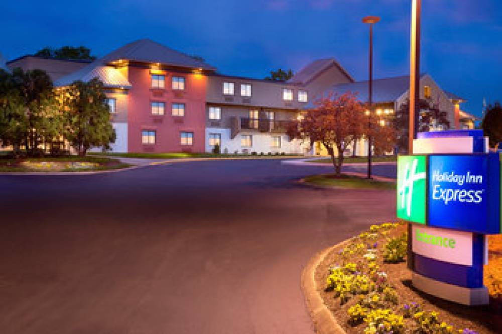 Holiday Inn Express NASHVILLE AIRPORT 1