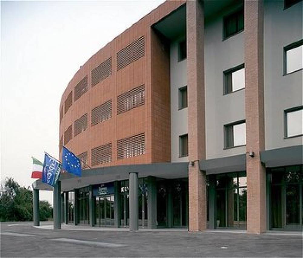 HOLIDAY INN EXPRESS PARMA 2