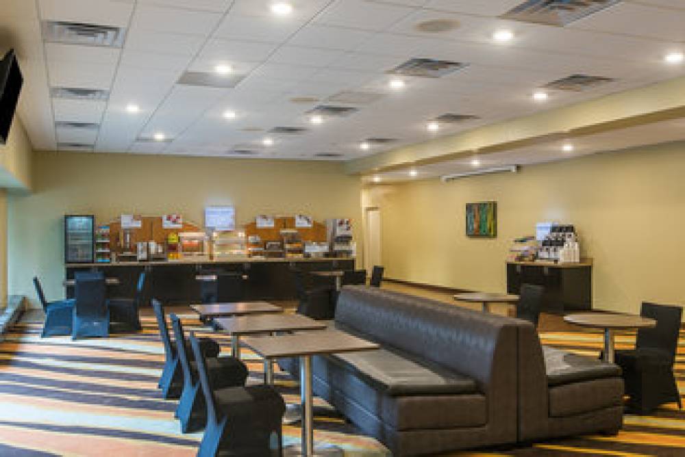 HOLIDAY INN EXPRESS PLAINSBORO 2