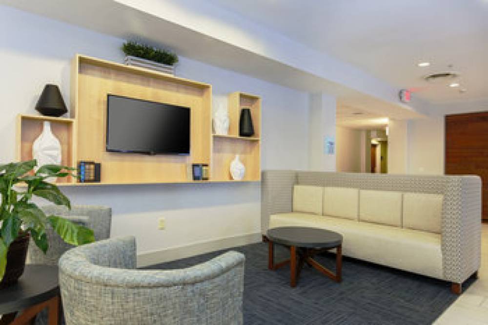 Holiday Inn Express Rochester Ne Irondequoit