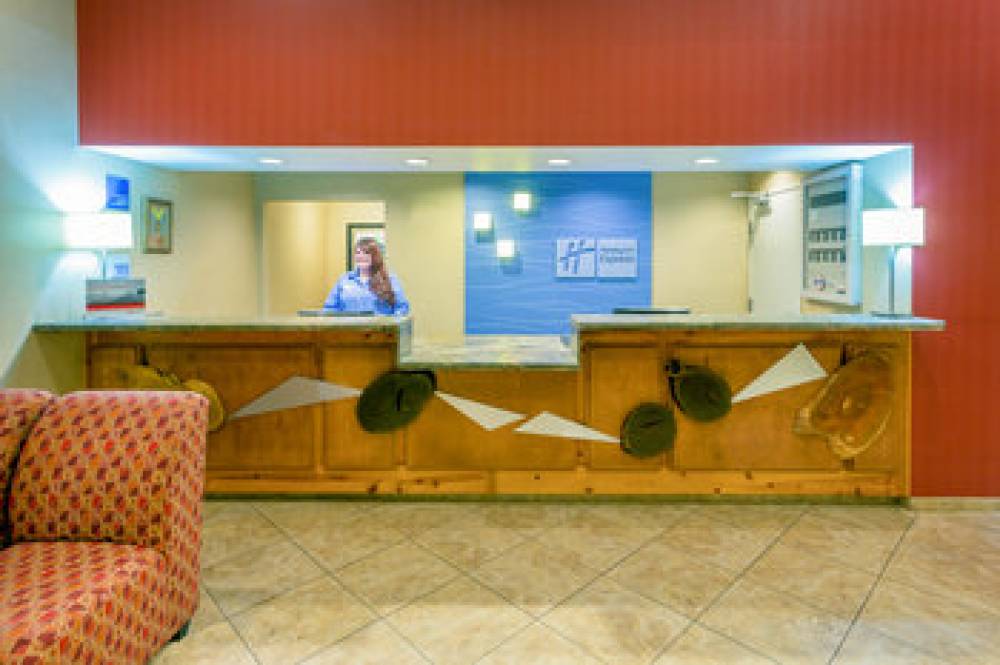 Holiday Inn Express ROSEBURG 8