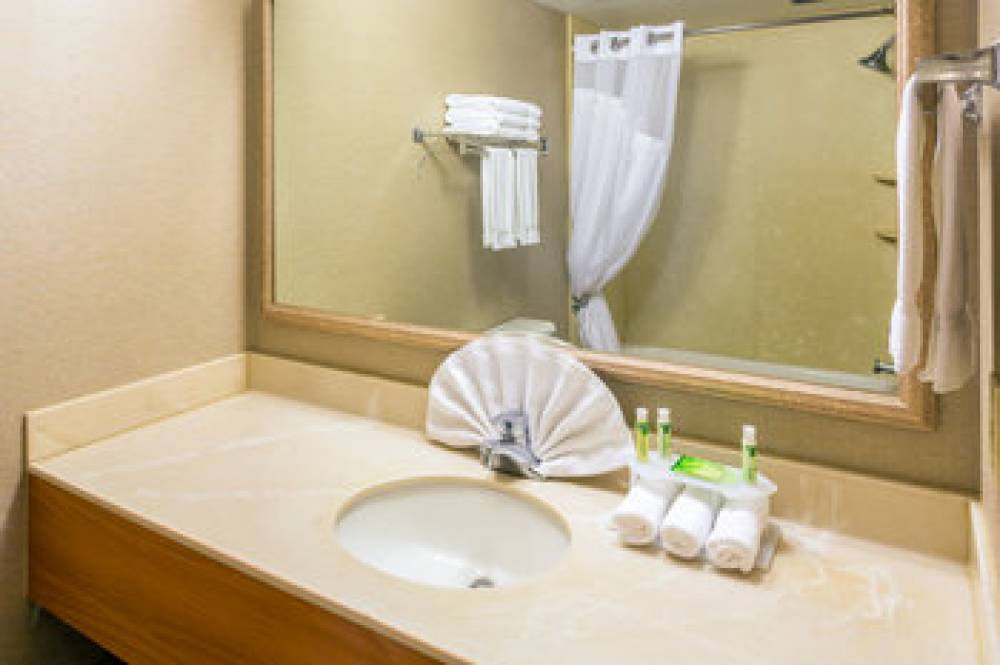 Holiday Inn Express ROSEBURG 5