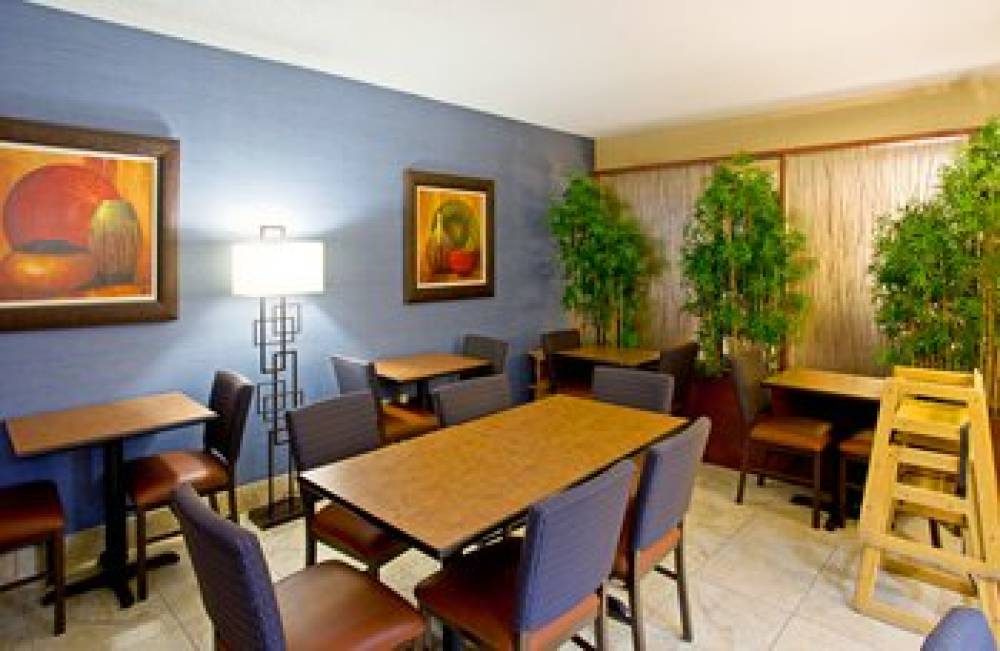 Holiday Inn Express SCOTTSDALE NORTH 5