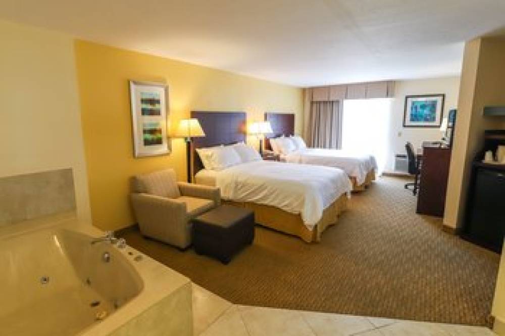 Holiday Inn Express ST. IGNACE-LAKE FRONT 2