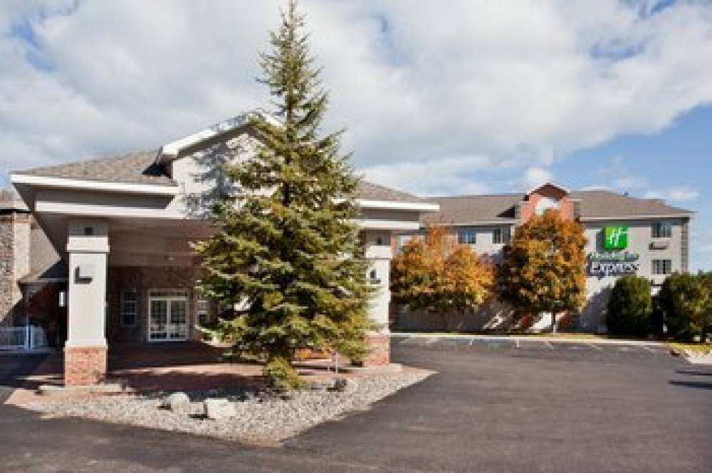 Holiday Inn Express ST. IGNACE-LAKE FRONT 5