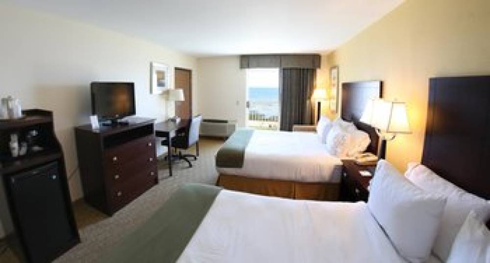 Holiday Inn Express ST. IGNACE-LAKE FRONT 6