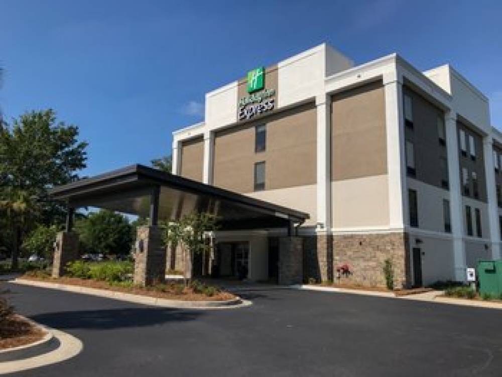 Holiday Inn Express STATESBORO 4