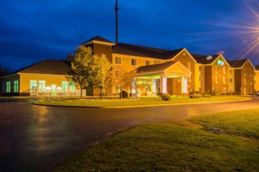 Holiday Inn Express & Suites ACME-TRAVERSE CITY 5