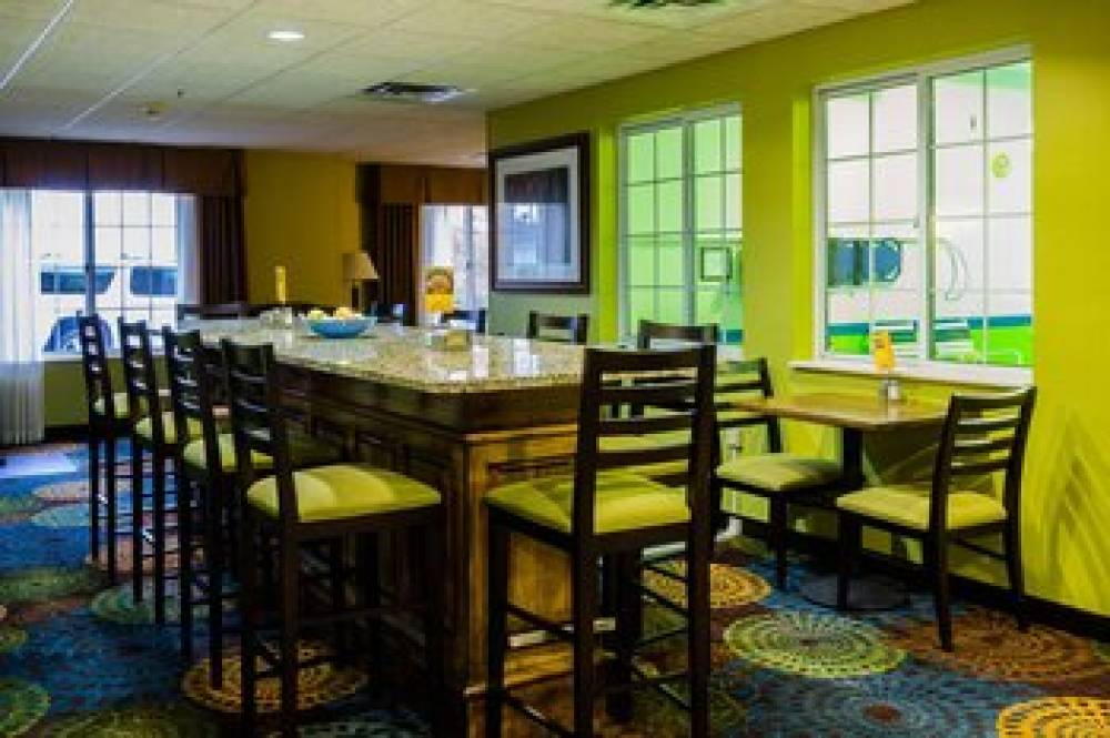 Holiday Inn Express & Suites ACME-TRAVERSE CITY 6