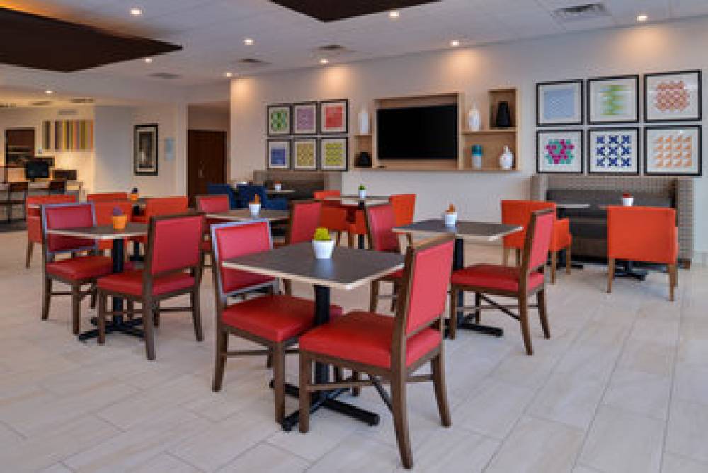 Holiday Inn Express & Suites ALACHUA - GAINESVILLE AREA 6