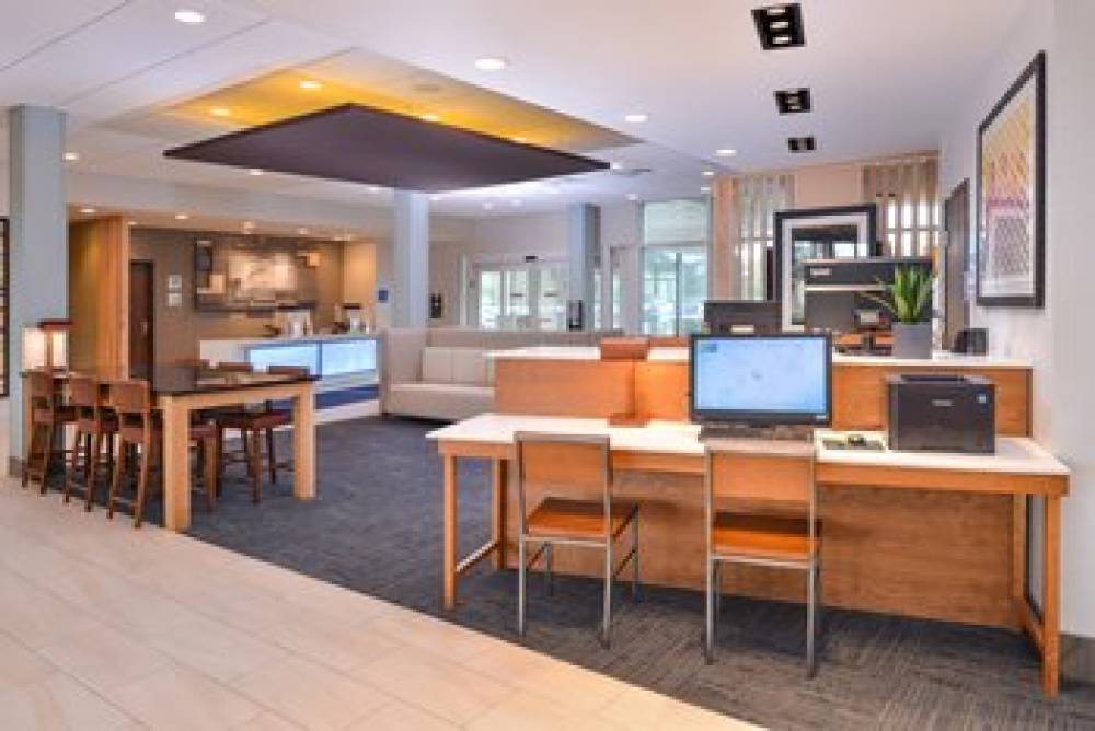 Holiday Inn Express & Suites ALACHUA - GAINESVILLE AREA 3