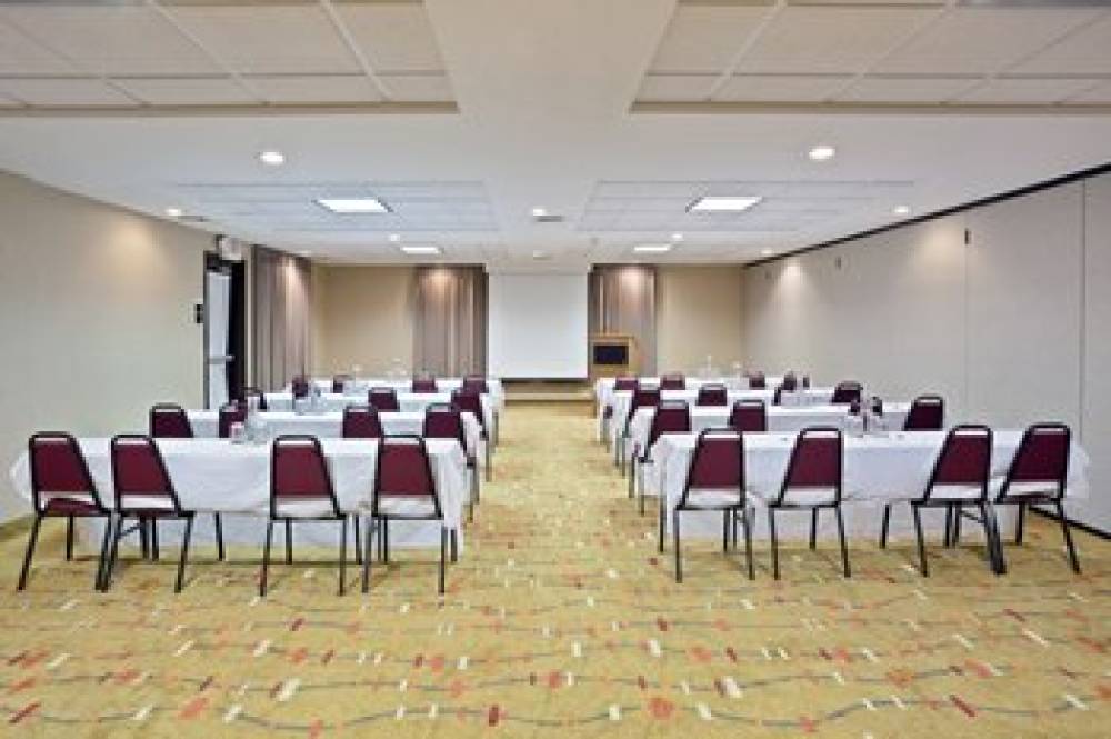 Holiday Inn Express & Suites ALBANY 8