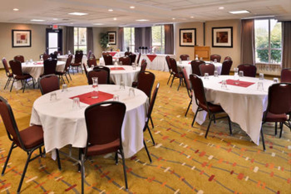 Holiday Inn Express & Suites ALBANY 6