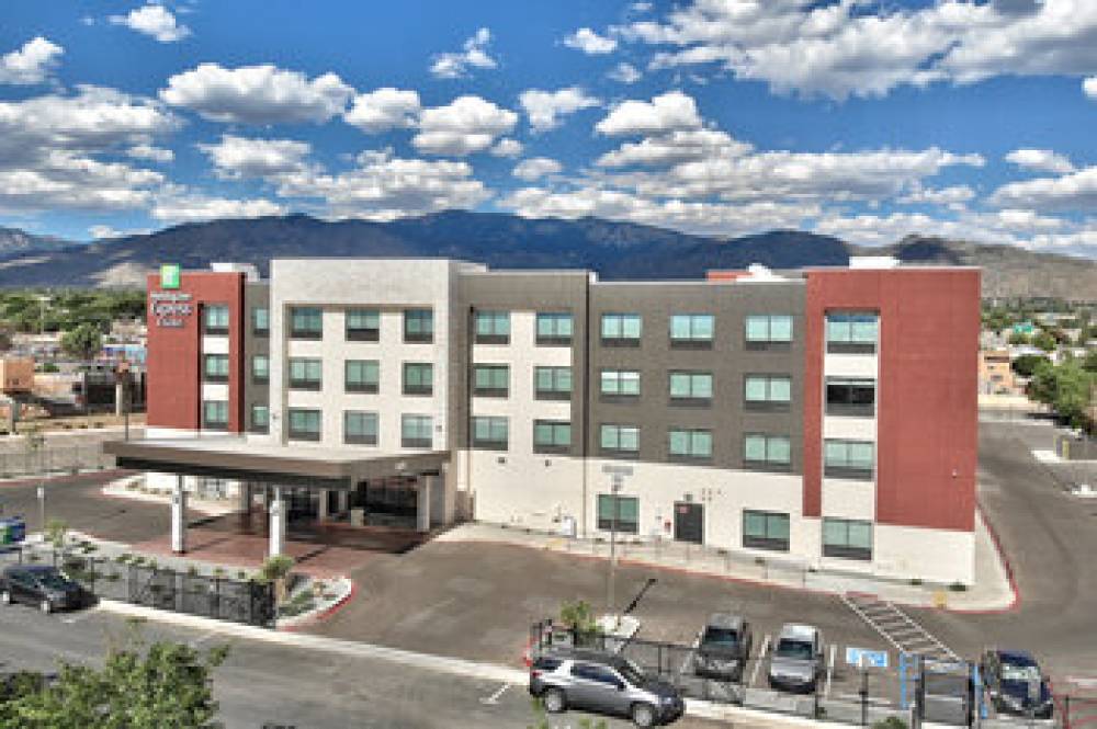 Holiday Inn Express & Suites Albuquerque East