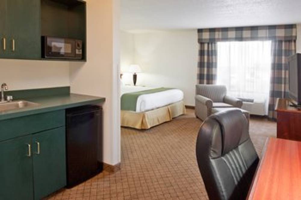 Holiday Inn Express & Suites ALLIANCE 10