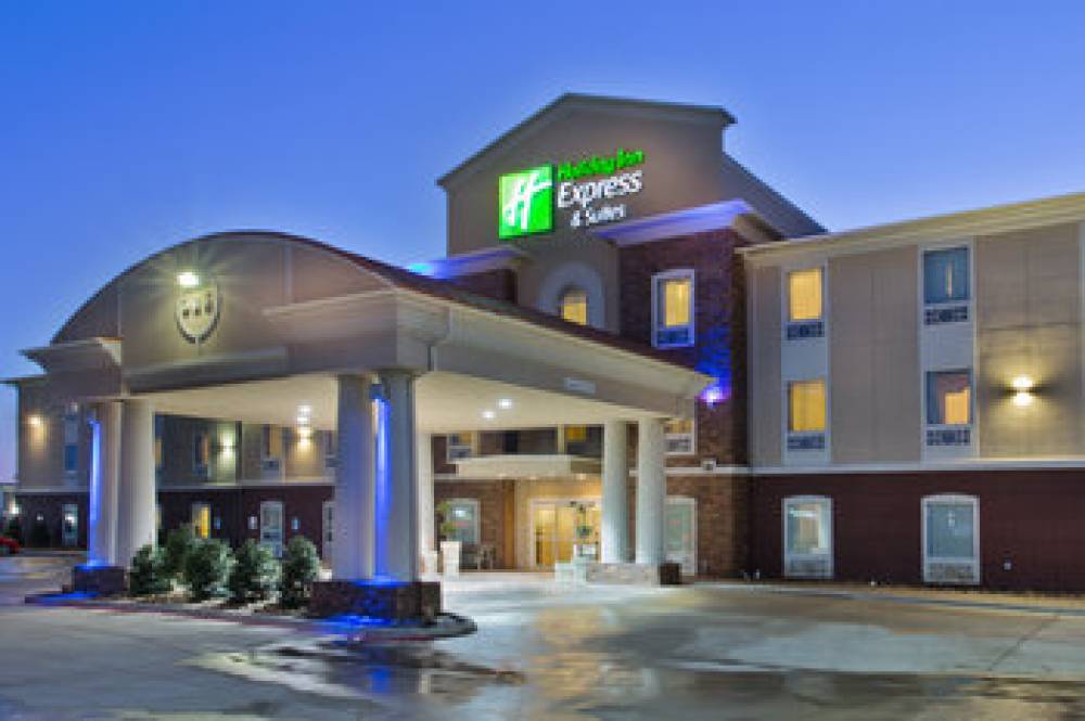 Holiday Inn Express & Suites ALVARADO 1