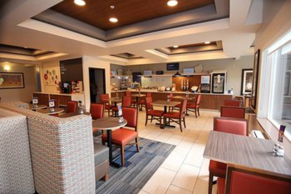 Holiday Inn Express & Suites ASHLAND 5