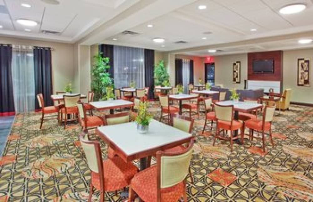 Holiday Inn Express & Suites ATLANTA-CUMMING 3