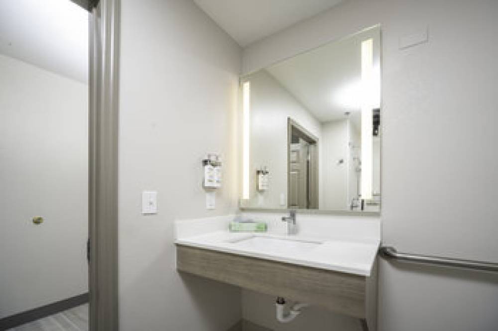 Holiday Inn Express & Suites ATLANTA-JOHNS CREEK 5