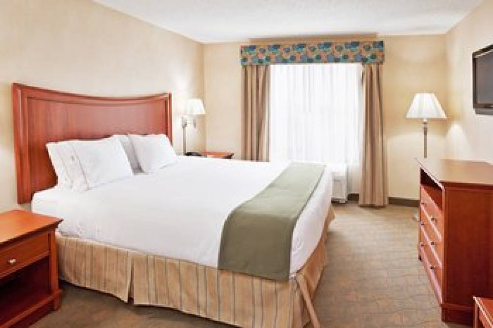 Holiday Inn Express & Suites AUBURN HILLS 7