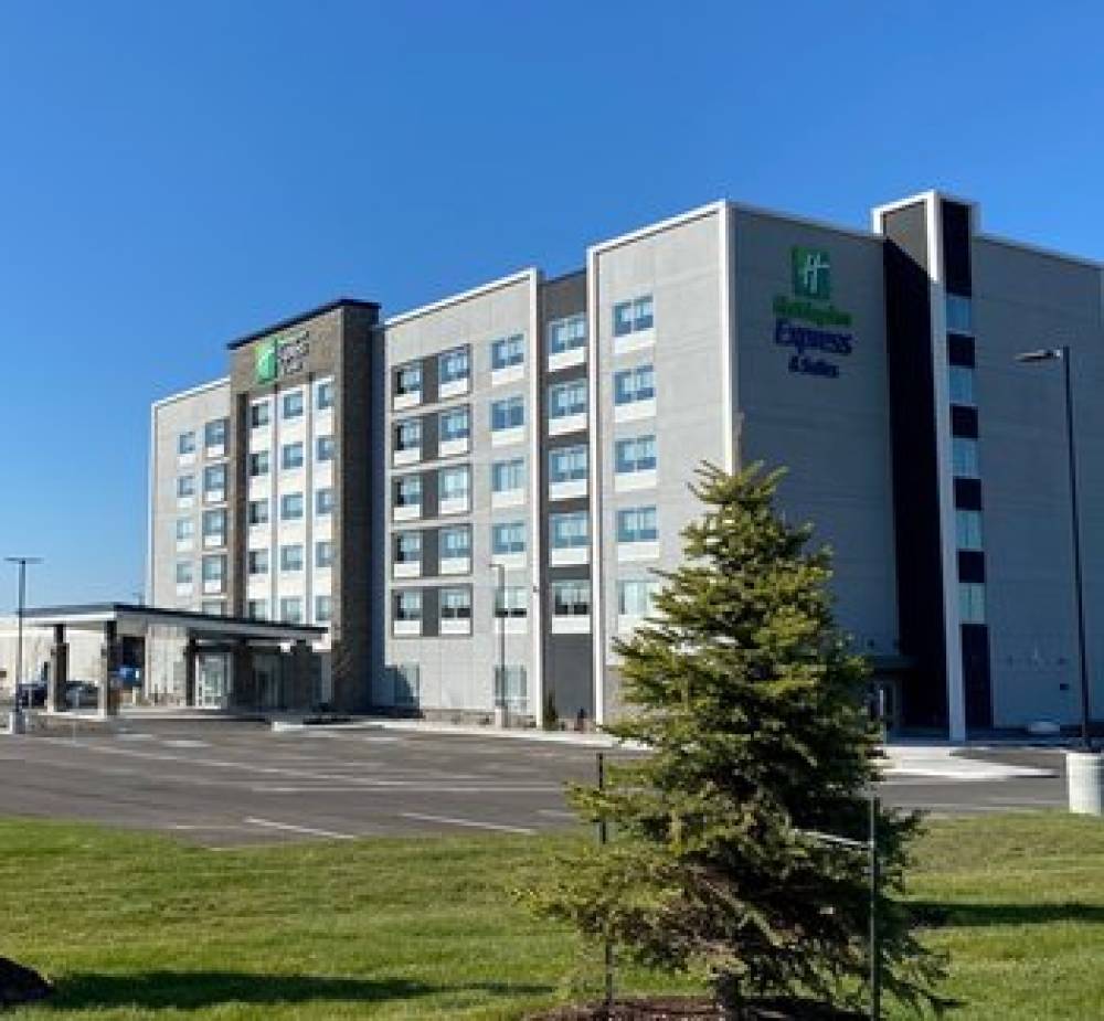 Holiday Inn Express & Suites AURORA 1