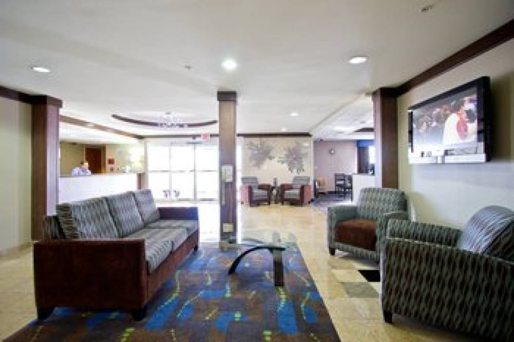 Holiday Inn Express & Suites BASTROP 3