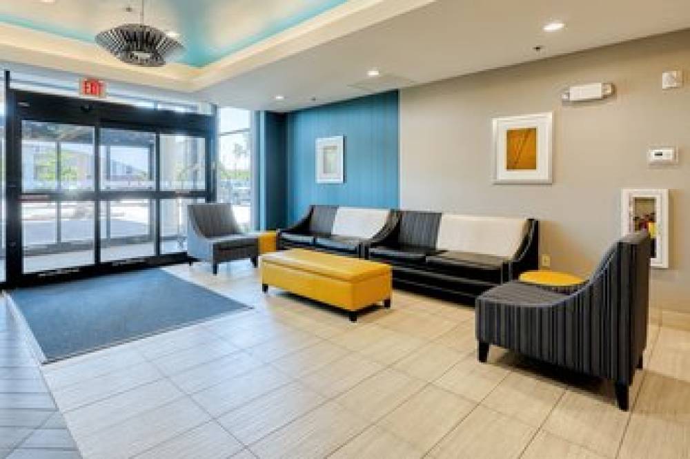 Holiday Inn Express & Suites BATAVIA - DARIEN LAKE 7