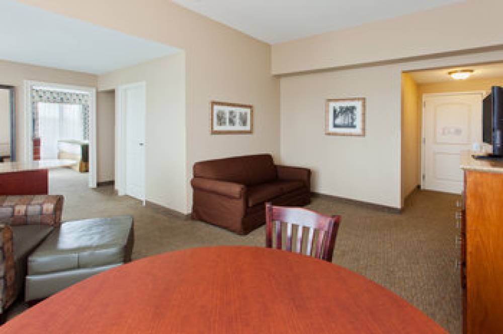 Holiday Inn Express & Suites BATON ROUGE EAST 2