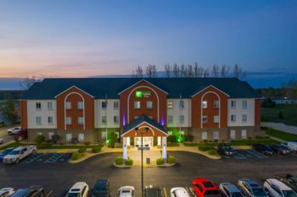 Holiday Inn Express & Suites Bedford