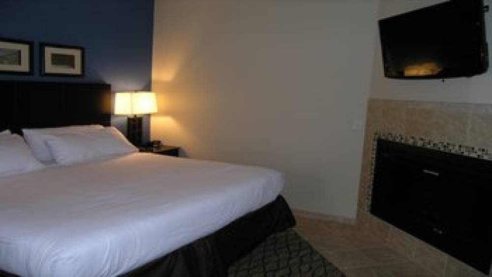 Holiday Inn Express & Suites BELLE VERNON 9