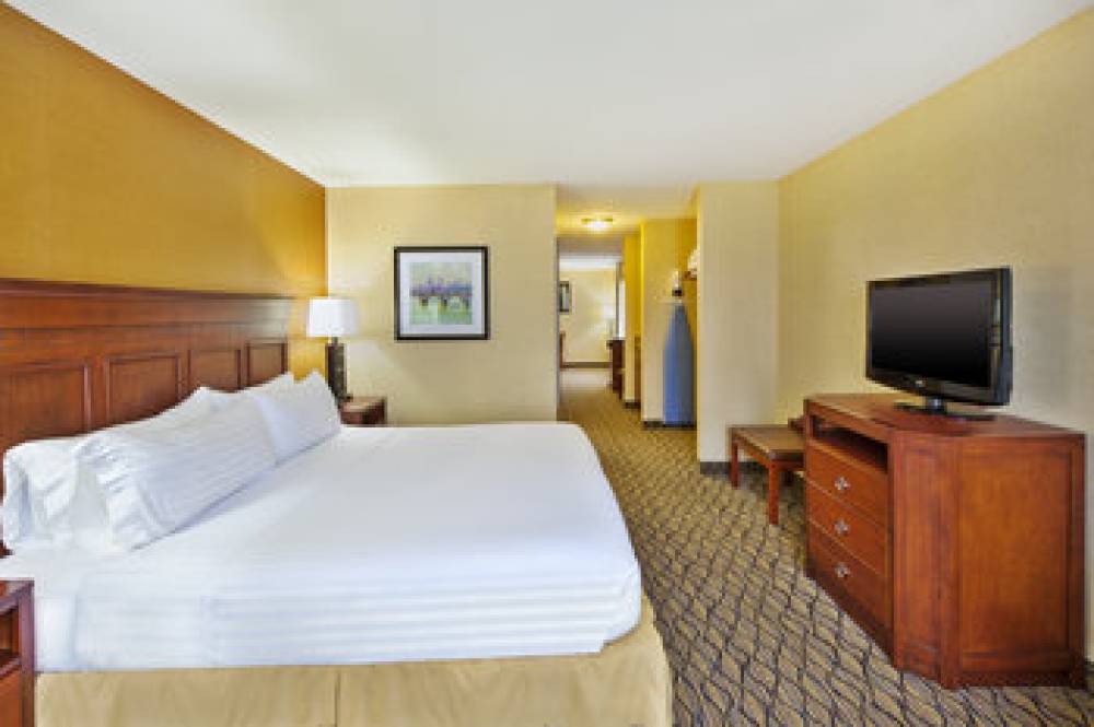 Holiday Inn Express & Suites BELLEVILLE (AIRPORT AREA) 8