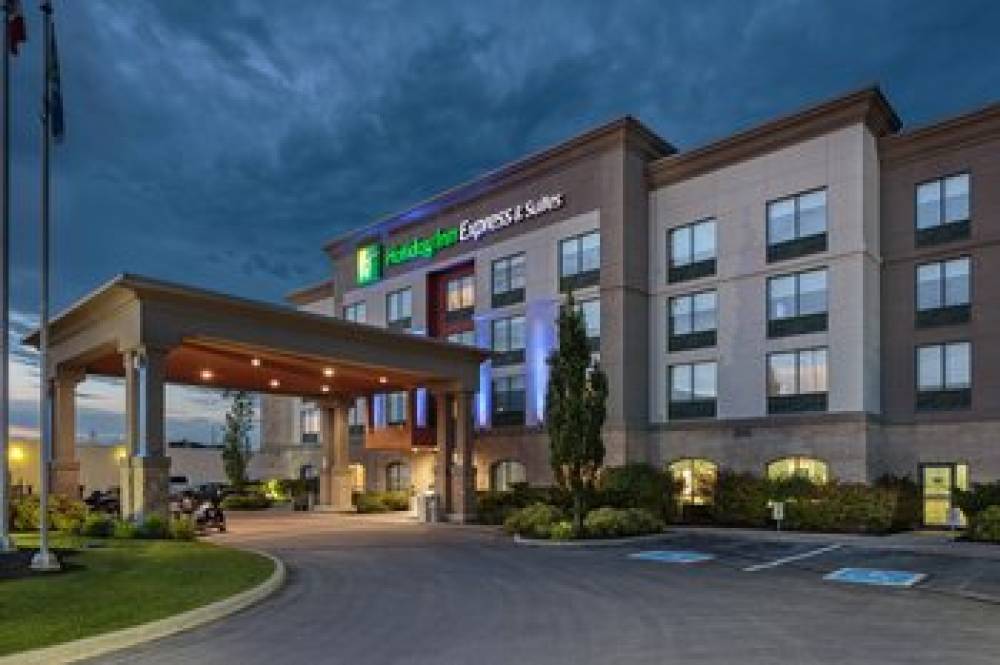 Holiday Inn Express & Suites BELLEVILLE 1