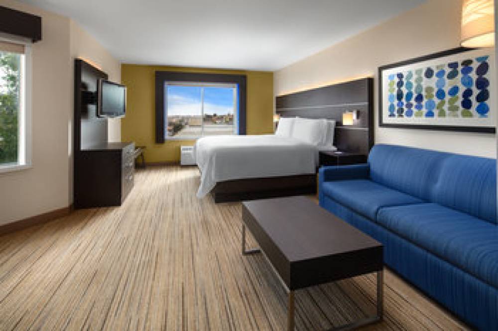 Holiday Inn Express & Suites BELMONT 8