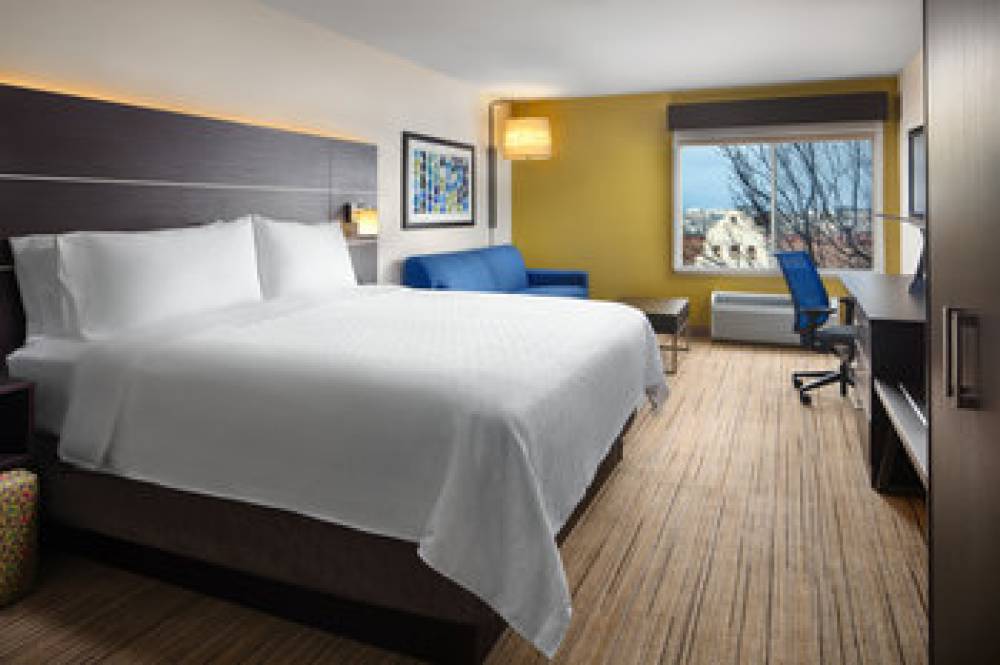 Holiday Inn Express & Suites BELMONT 9